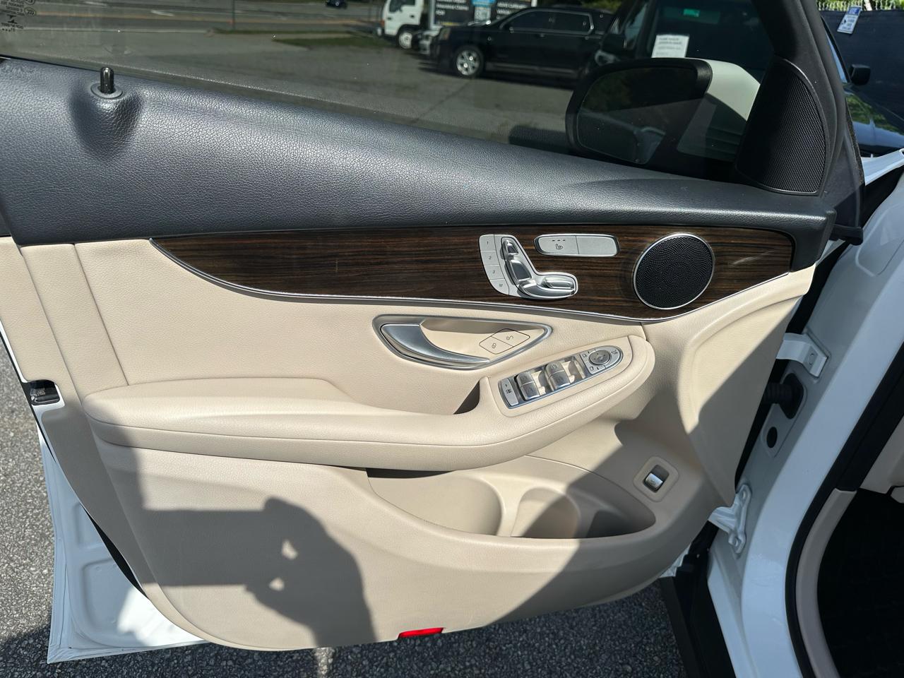 Mercedes-Benz GLC-Class GLC300 2022