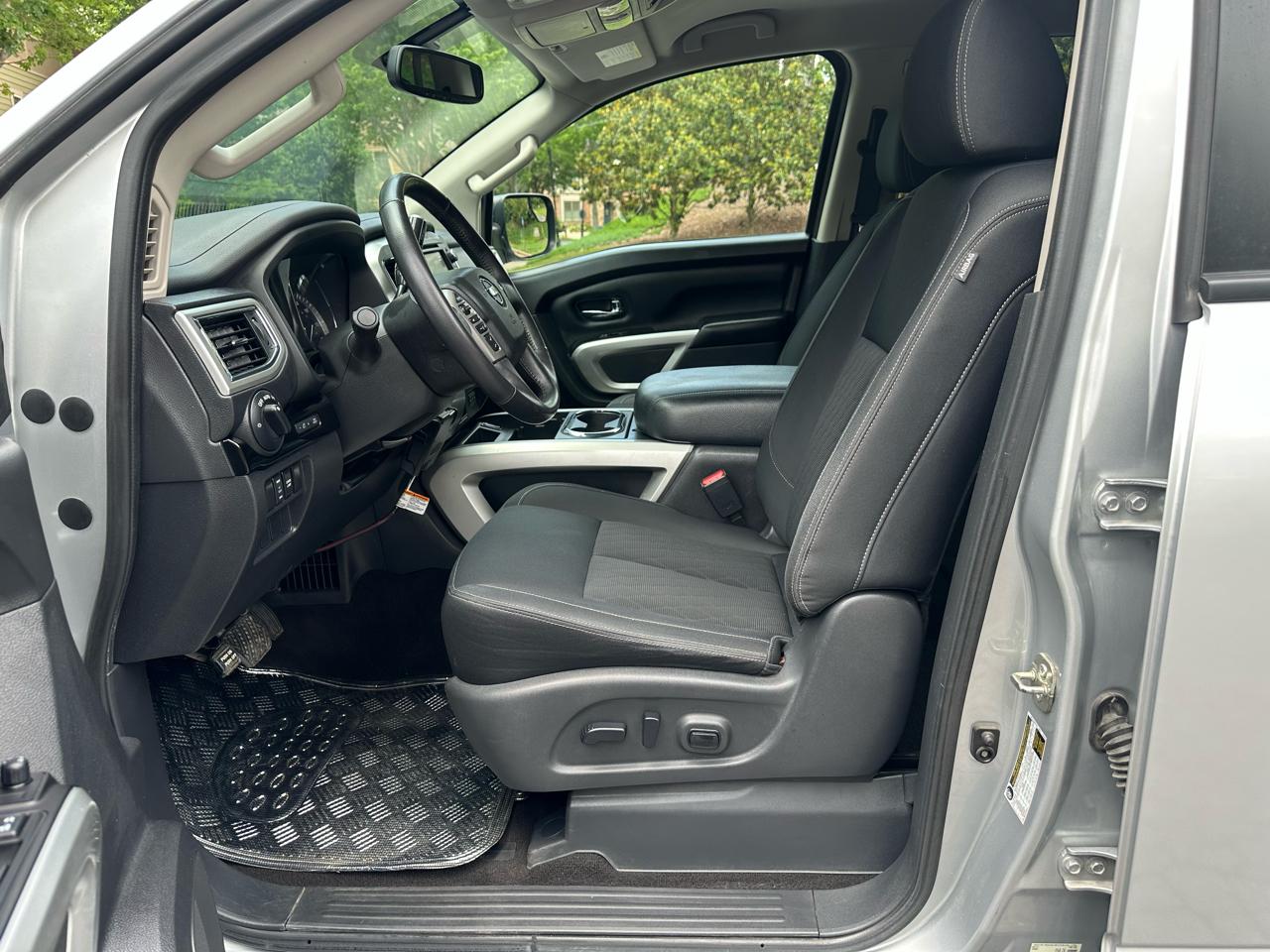 Nissan Titan SV Crew Cab 2WD 2019