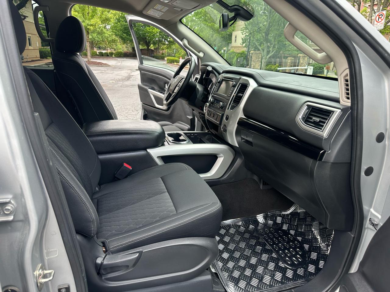 Nissan Titan SV Crew Cab 2WD 2019