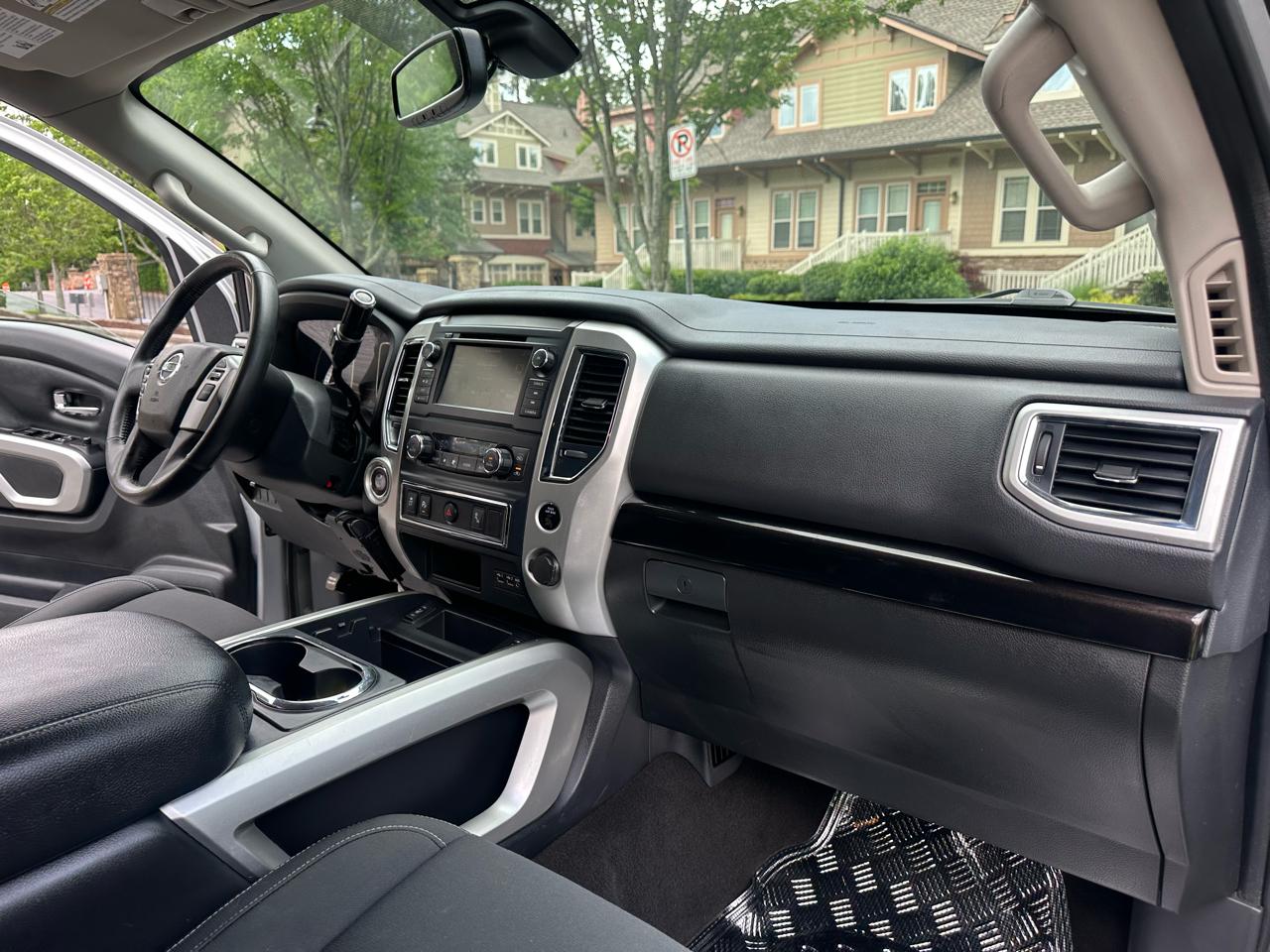 Nissan Titan SV Crew Cab 2WD 2019