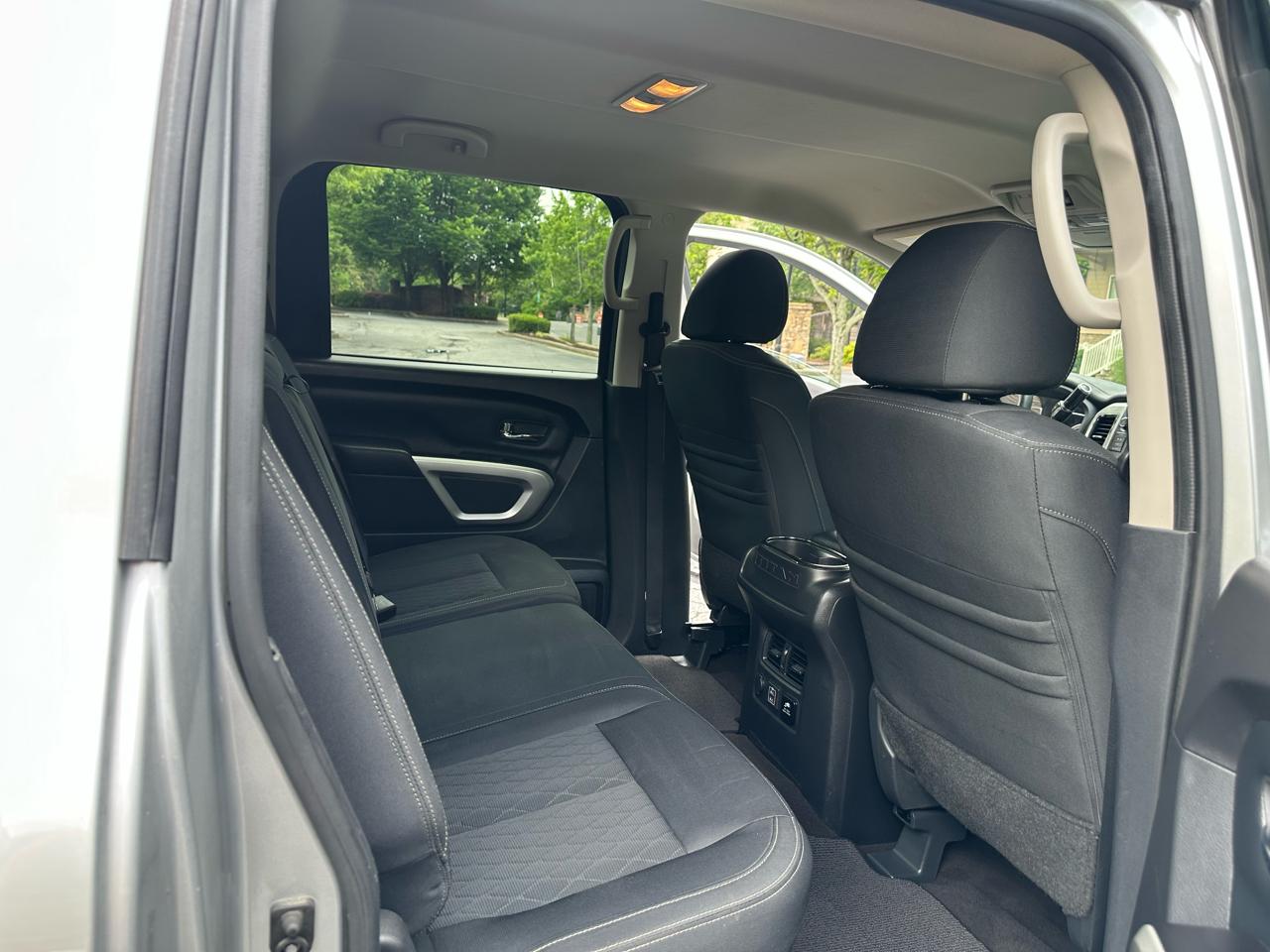Nissan Titan SV Crew Cab 2WD 2019