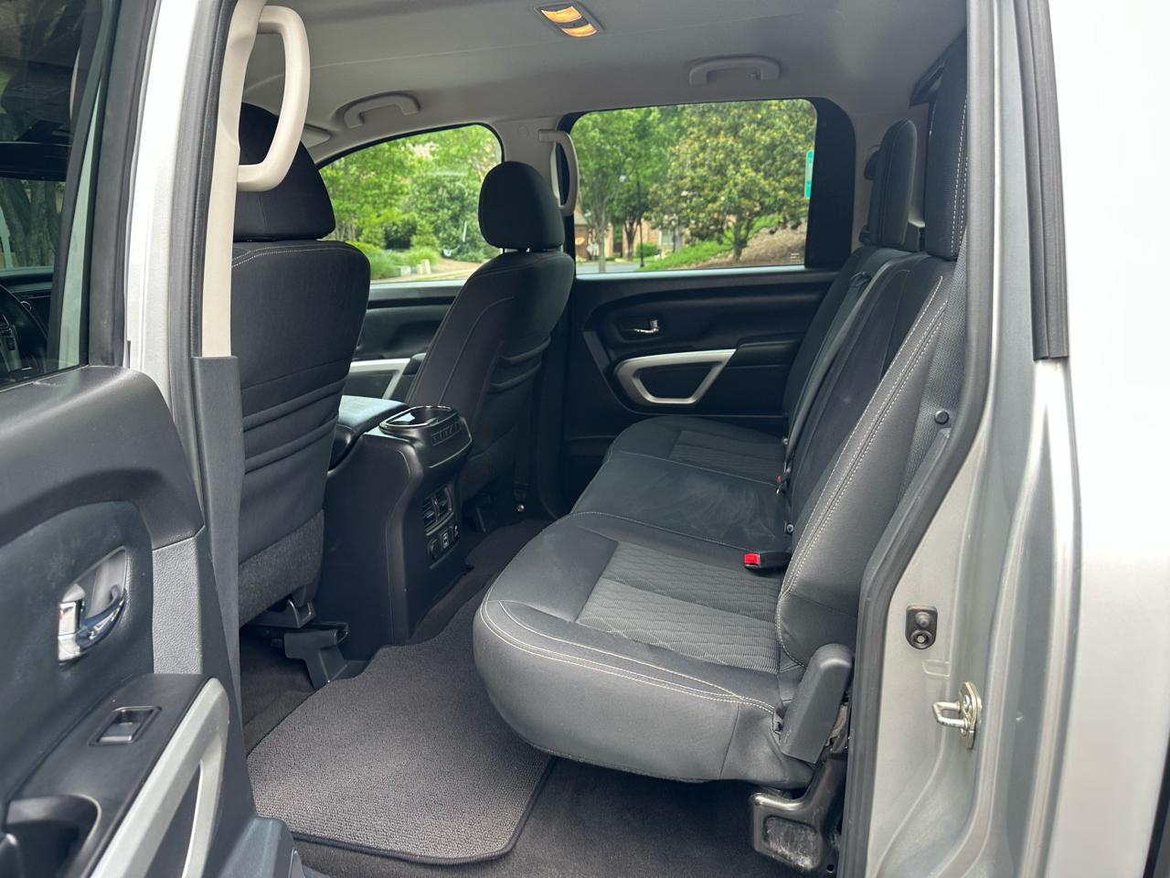 Nissan Titan SV Crew Cab 2WD 2019