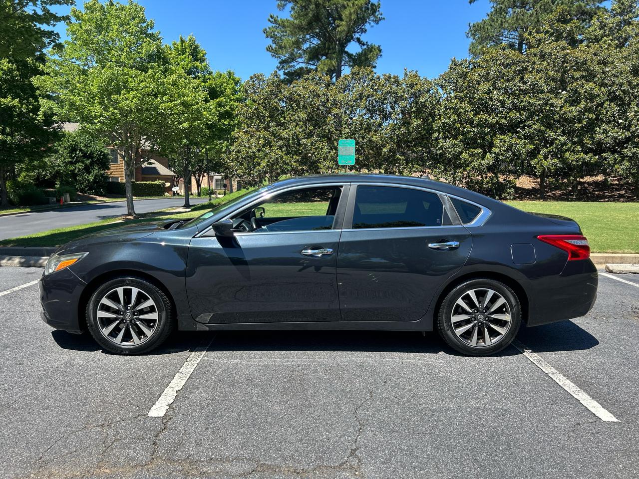 Nissan Altima 2.5 SV Sedan 2017