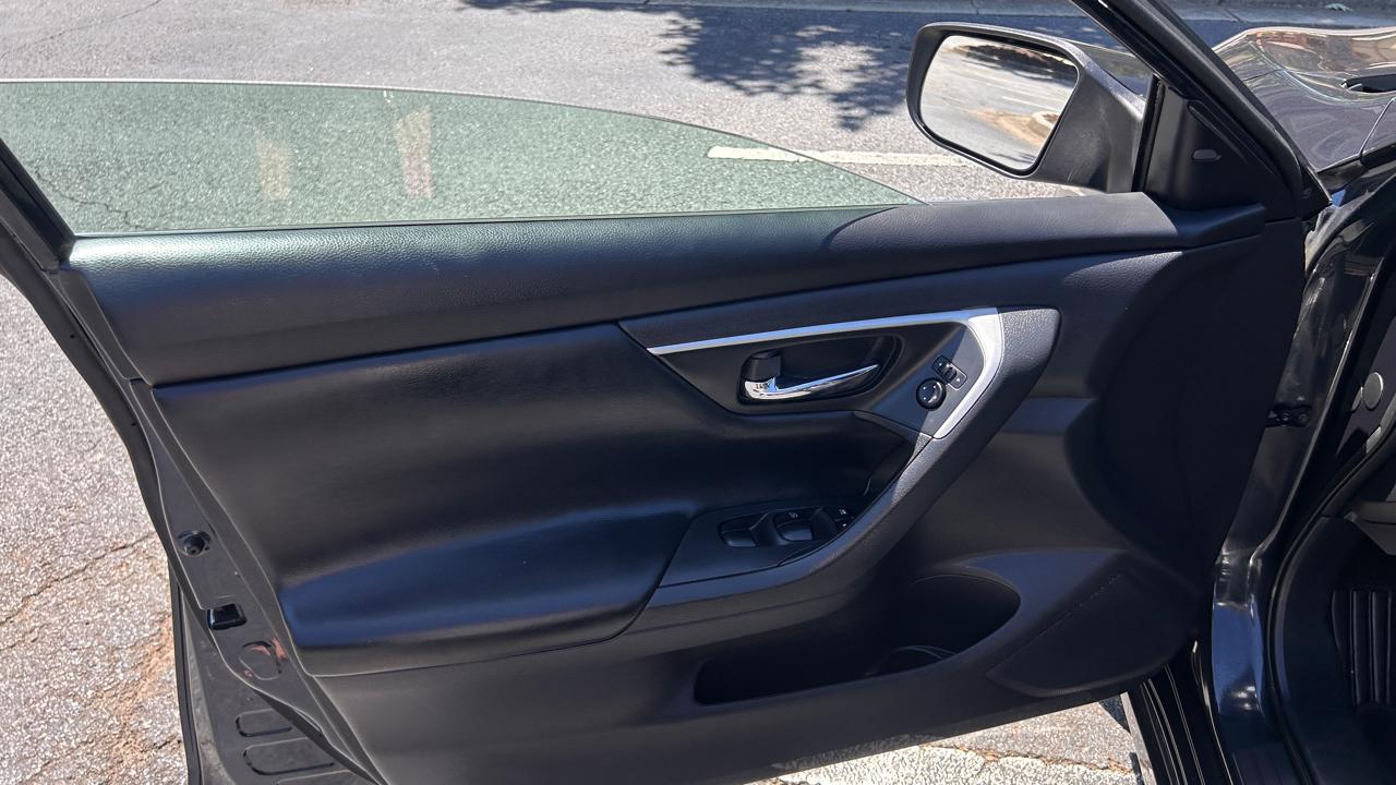 Nissan Altima 2.5 SV Sedan 2017