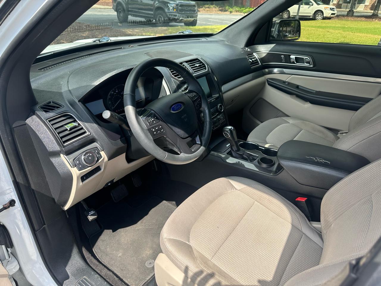 Ford Explorer XLT FWD 2019