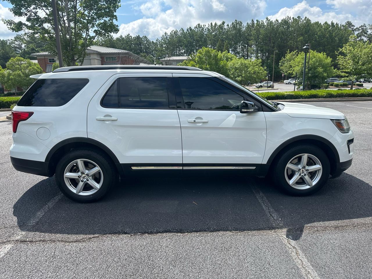 Ford Explorer XLT FWD 2019
