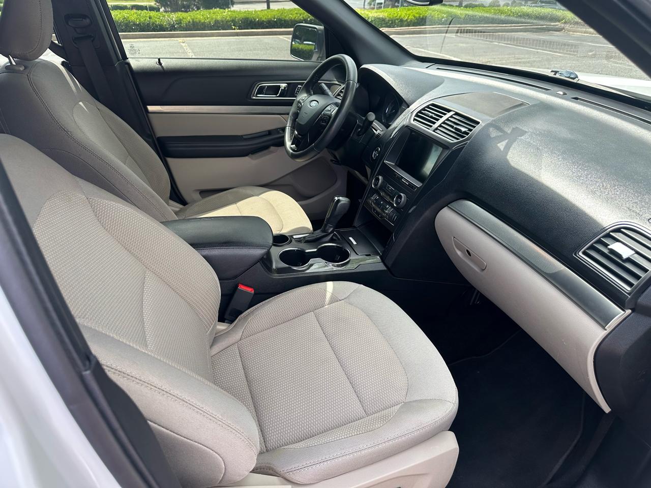 Ford Explorer XLT FWD 2019