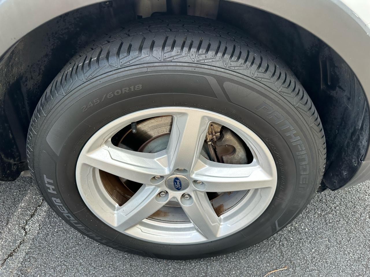 Ford Explorer XLT FWD 2019