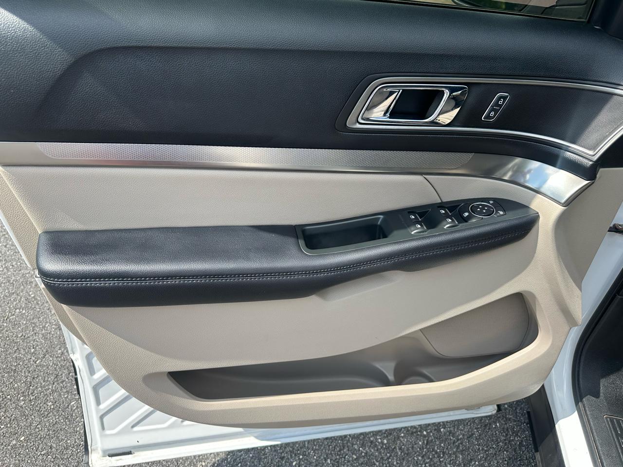 Ford Explorer XLT FWD 2019