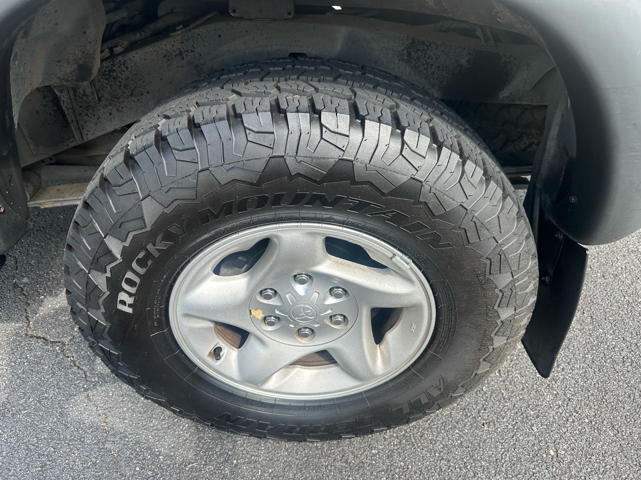 Toyota Tacoma PreRunner Double Cab V6 2WD 2004