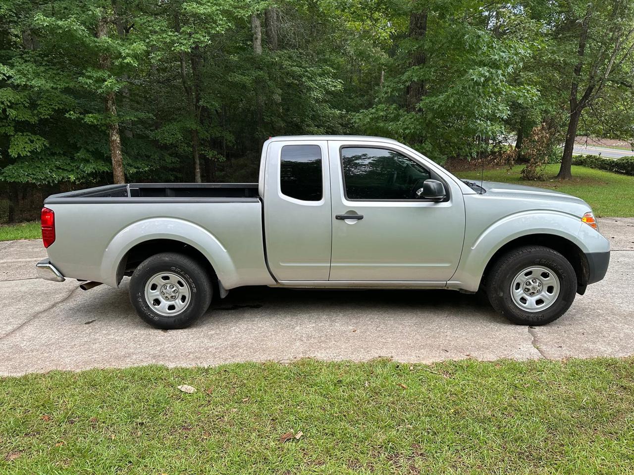 Nissan Frontier S King Cab I4 5AT 2WD 2016