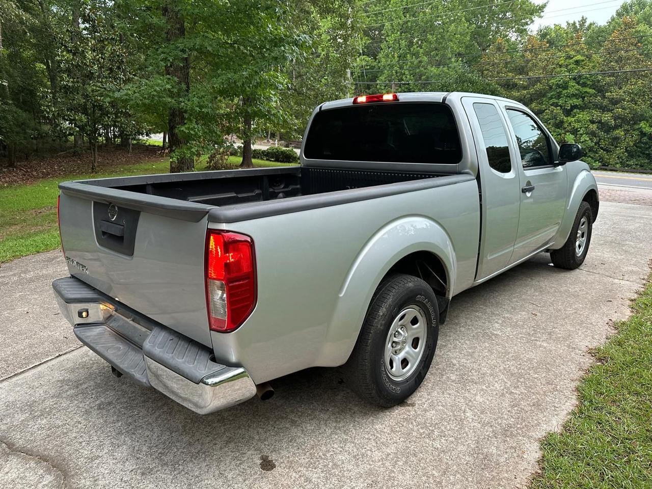 Nissan Frontier S King Cab I4 5AT 2WD 2016