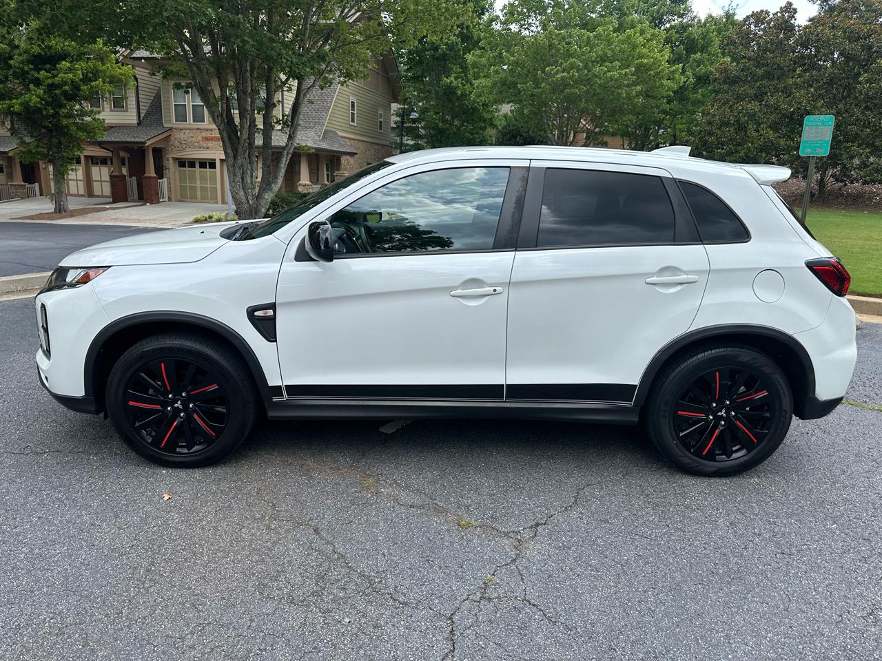Mitsubishi Outlander Sport  2021