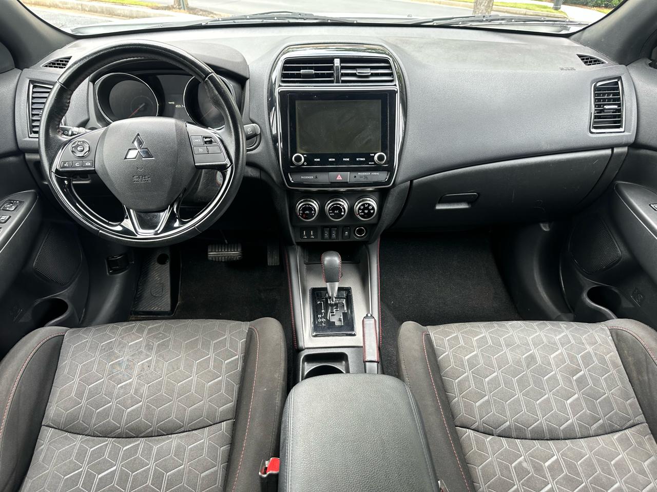 Mitsubishi Outlander Sport  2021