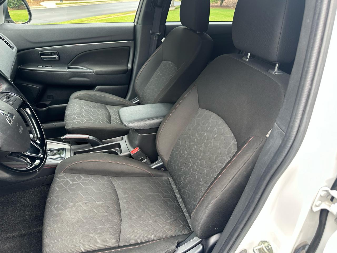Mitsubishi Outlander Sport  2021