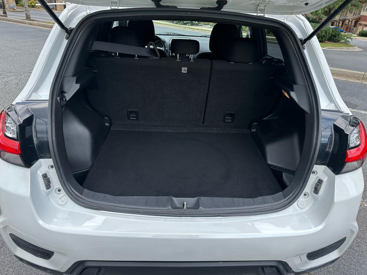 Mitsubishi Outlander Sport  2021