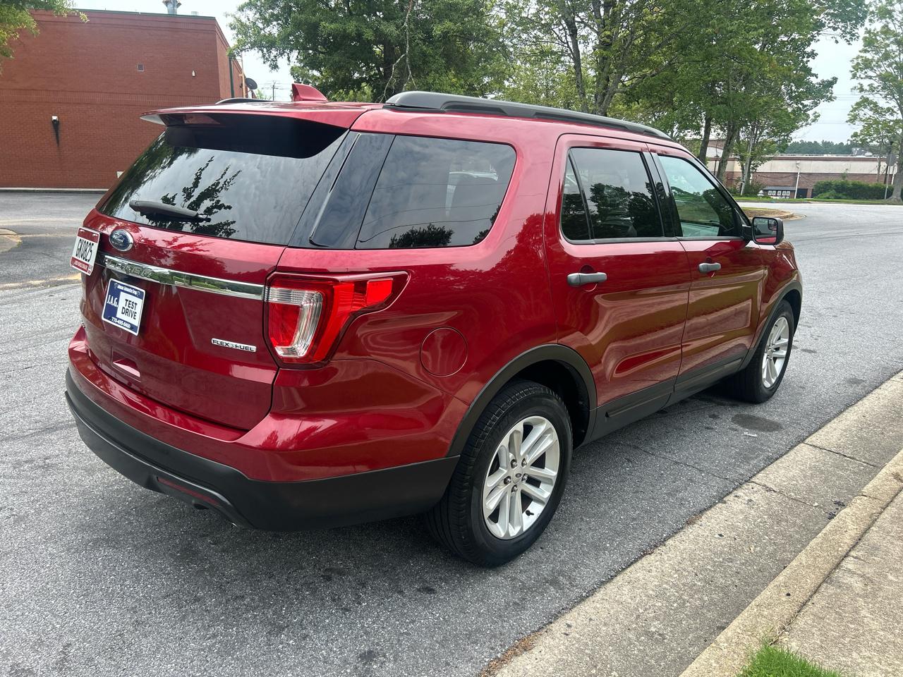Ford Explorer Base FWD 2016