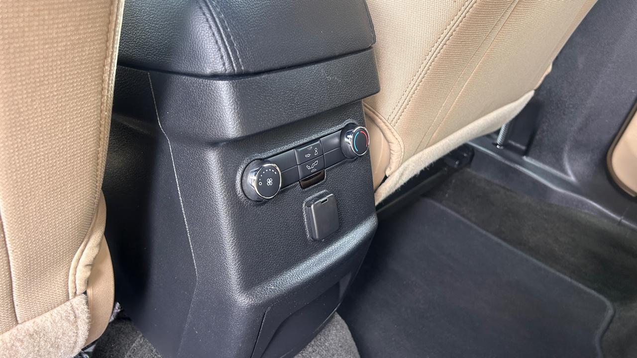 Ford Explorer Base FWD 2016