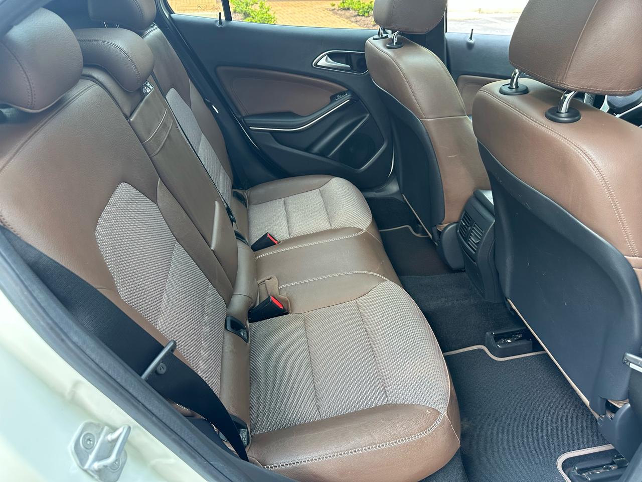Mercedes-Benz GLA-Class GLA250 4MATIC 2015