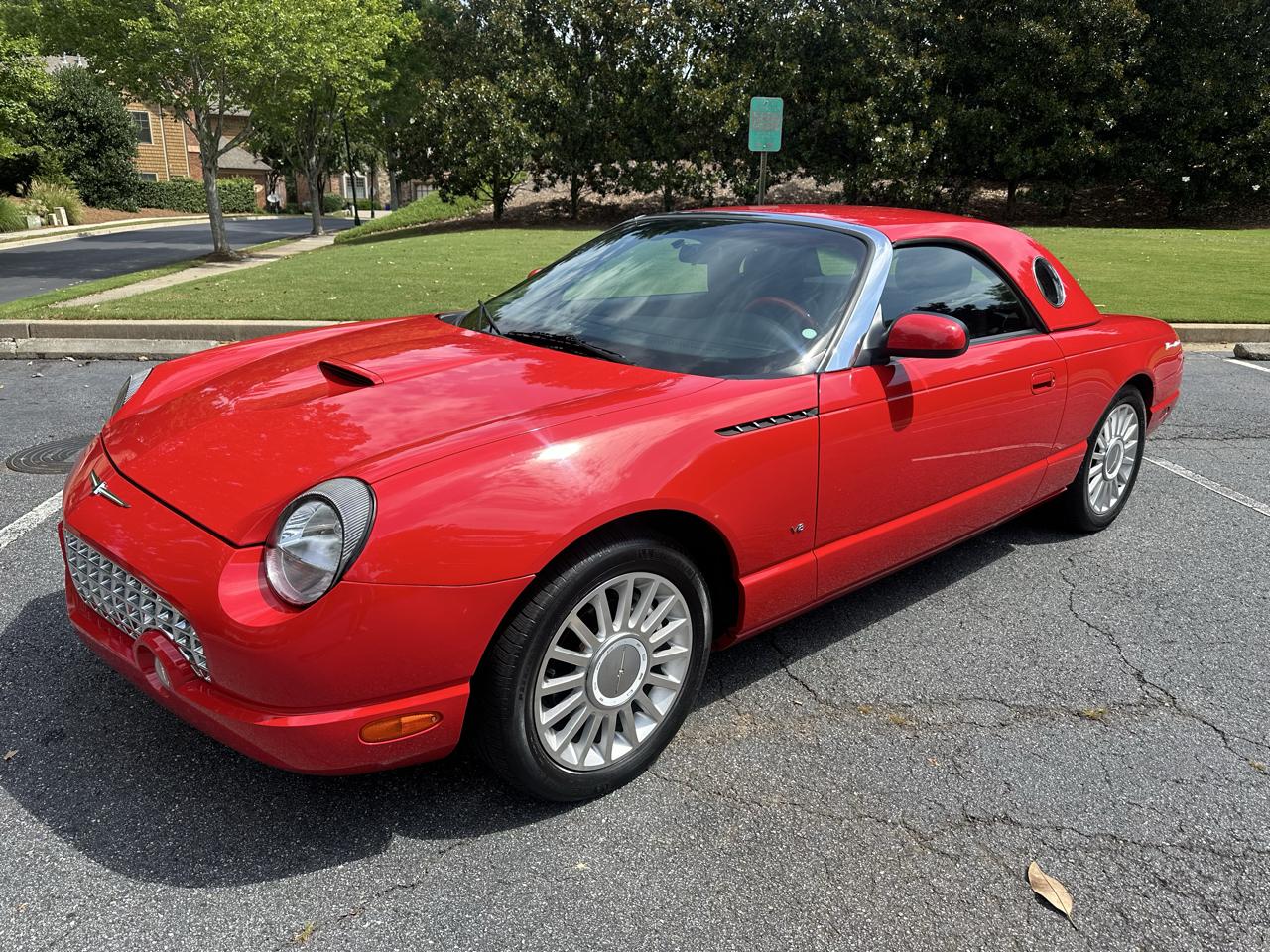 Ford Thunderbird Deluxe 2004