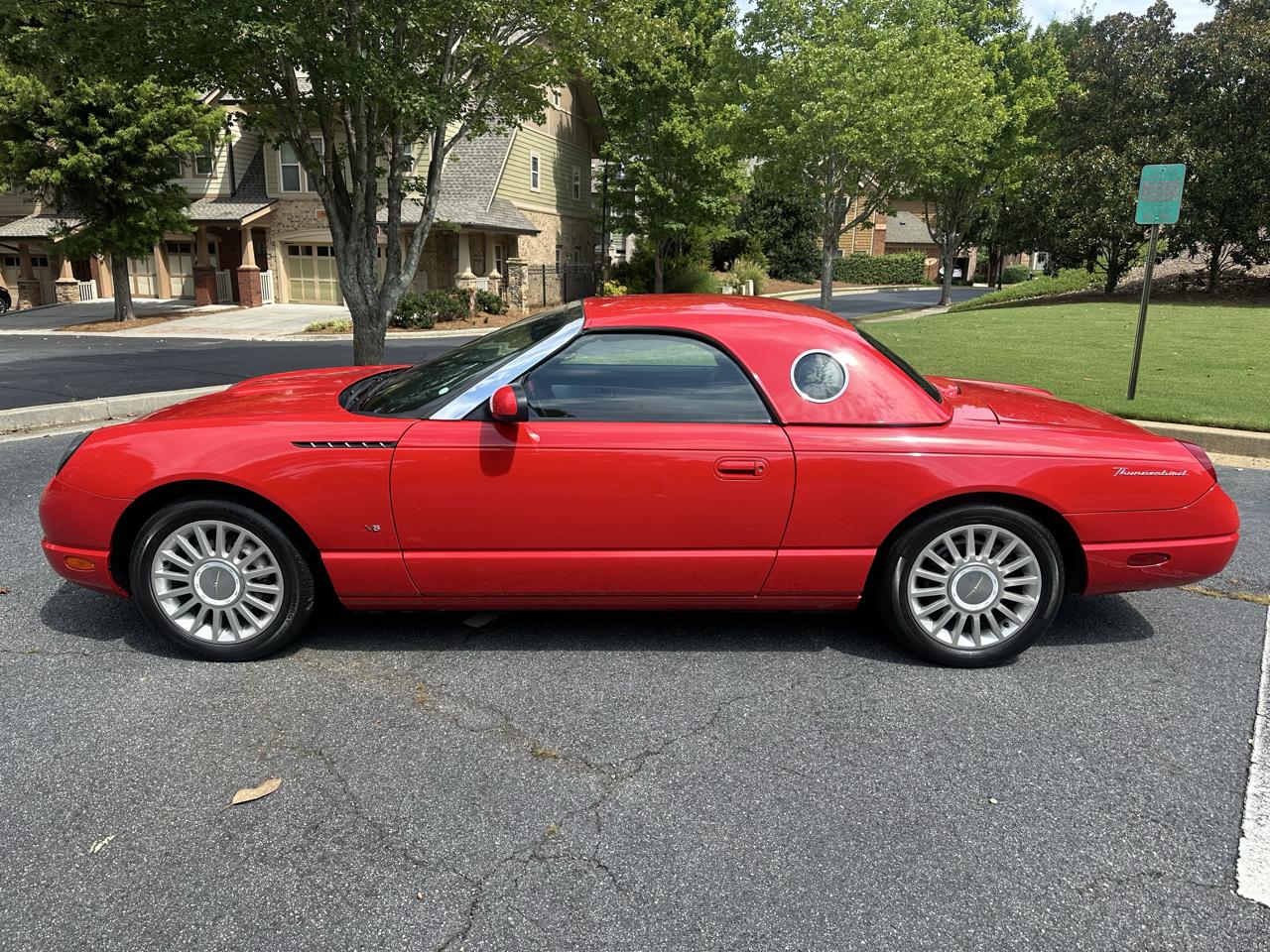 Ford Thunderbird Deluxe 2004