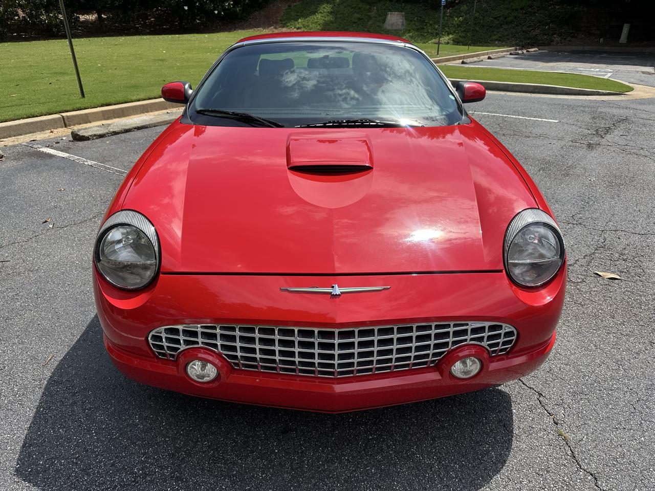 Ford Thunderbird Deluxe 2004