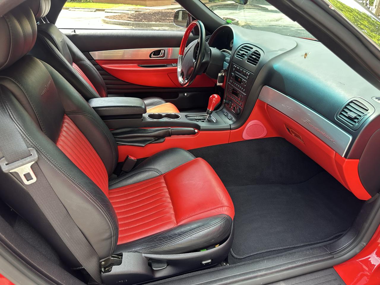 Ford Thunderbird Deluxe 2004
