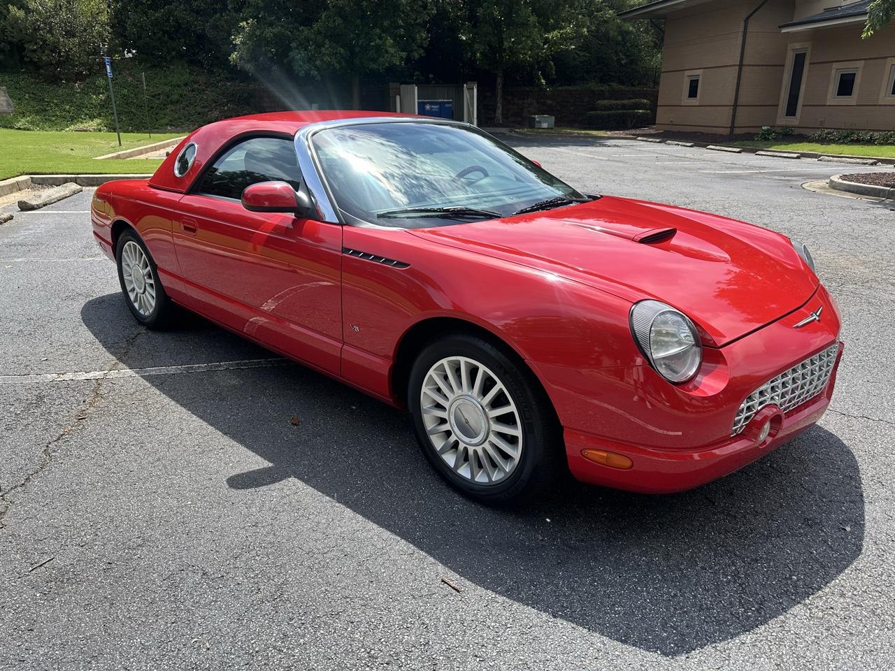 Ford Thunderbird Deluxe 2004