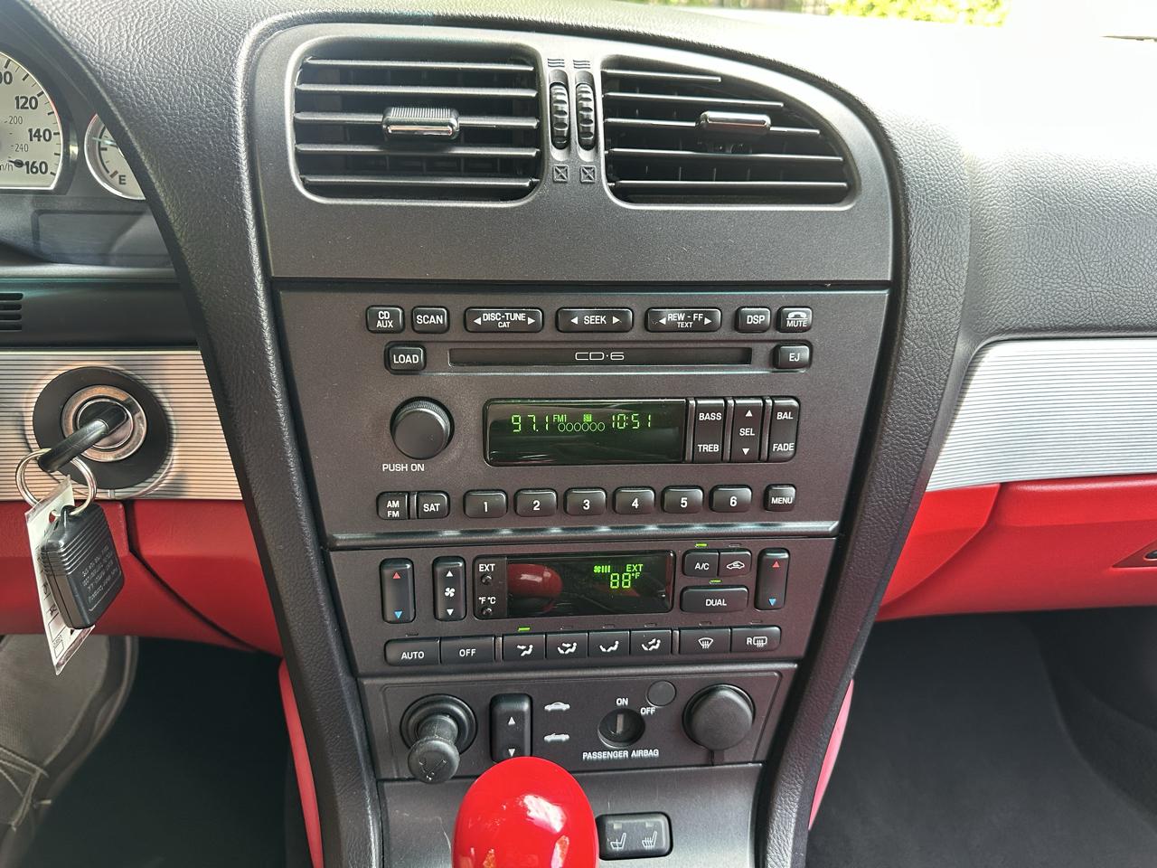 Ford Thunderbird Deluxe 2004