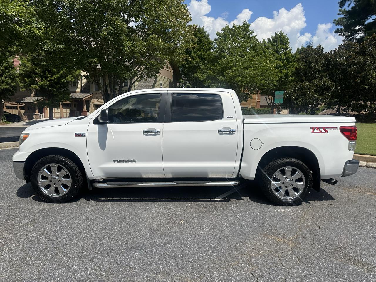 Toyota Tundra Tundra-Grade CrewMax 5.7L 2WD 2010