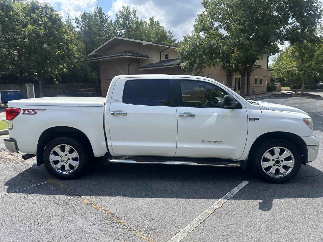 Toyota Tundra Tundra-Grade CrewMax 5.7L 2WD 2010