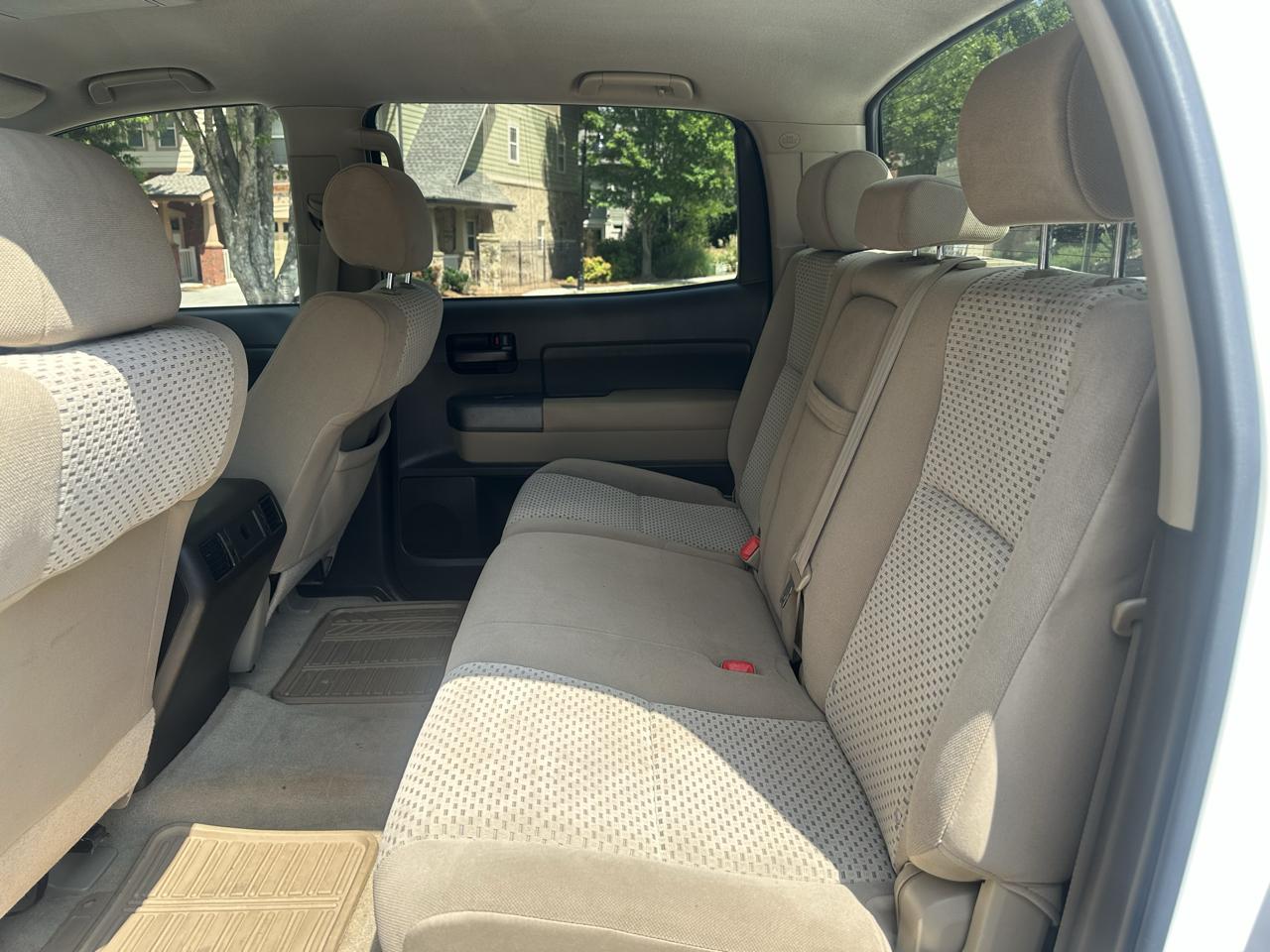 Toyota Tundra Tundra-Grade CrewMax 5.7L 2WD 2010