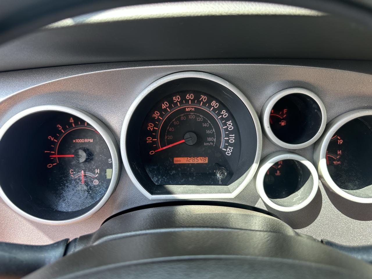 Toyota Tundra Tundra-Grade CrewMax 5.7L 2WD 2010