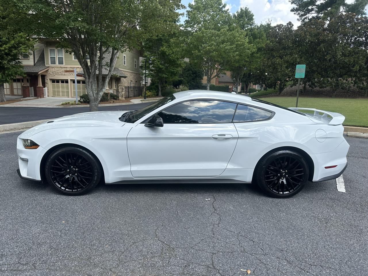 Ford Mustang EcoBoost Coupe 2020
