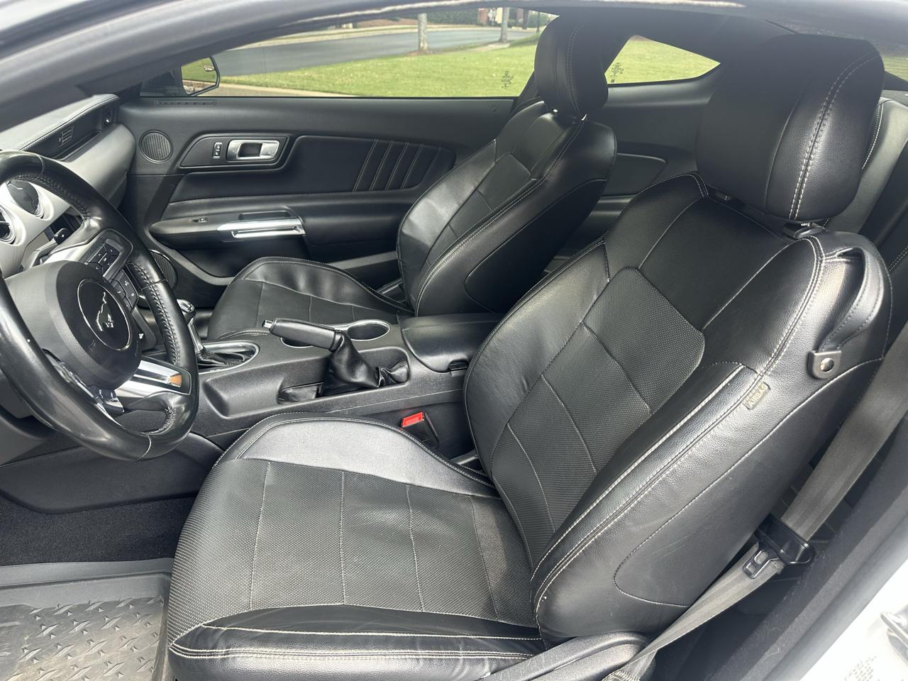 Ford Mustang EcoBoost Coupe 2020