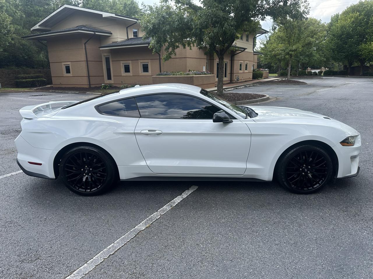 Ford Mustang EcoBoost Coupe 2020