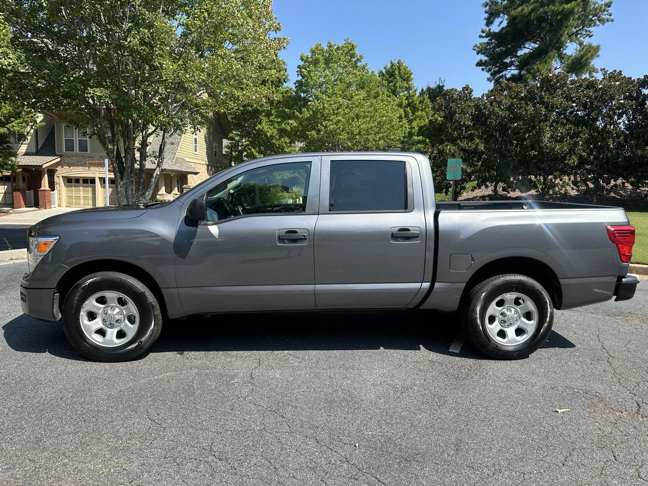 Nissan Titan S Crew Cab 4WD 2023