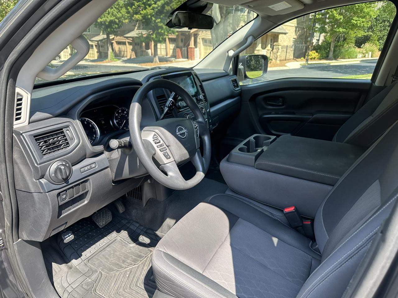 Nissan Titan S Crew Cab 4WD 2023
