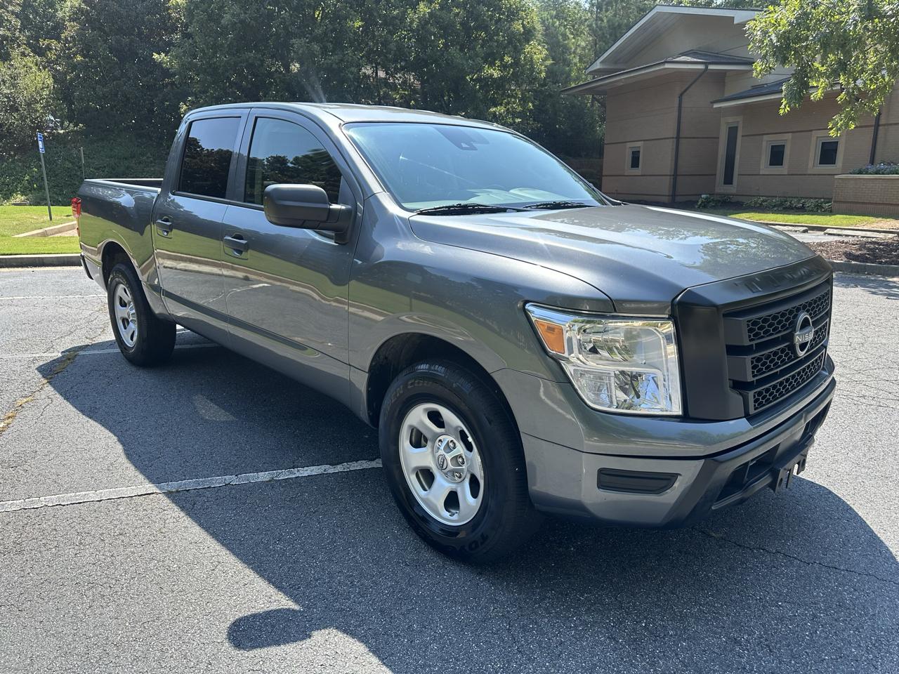 Nissan Titan S Crew Cab 4WD 2023