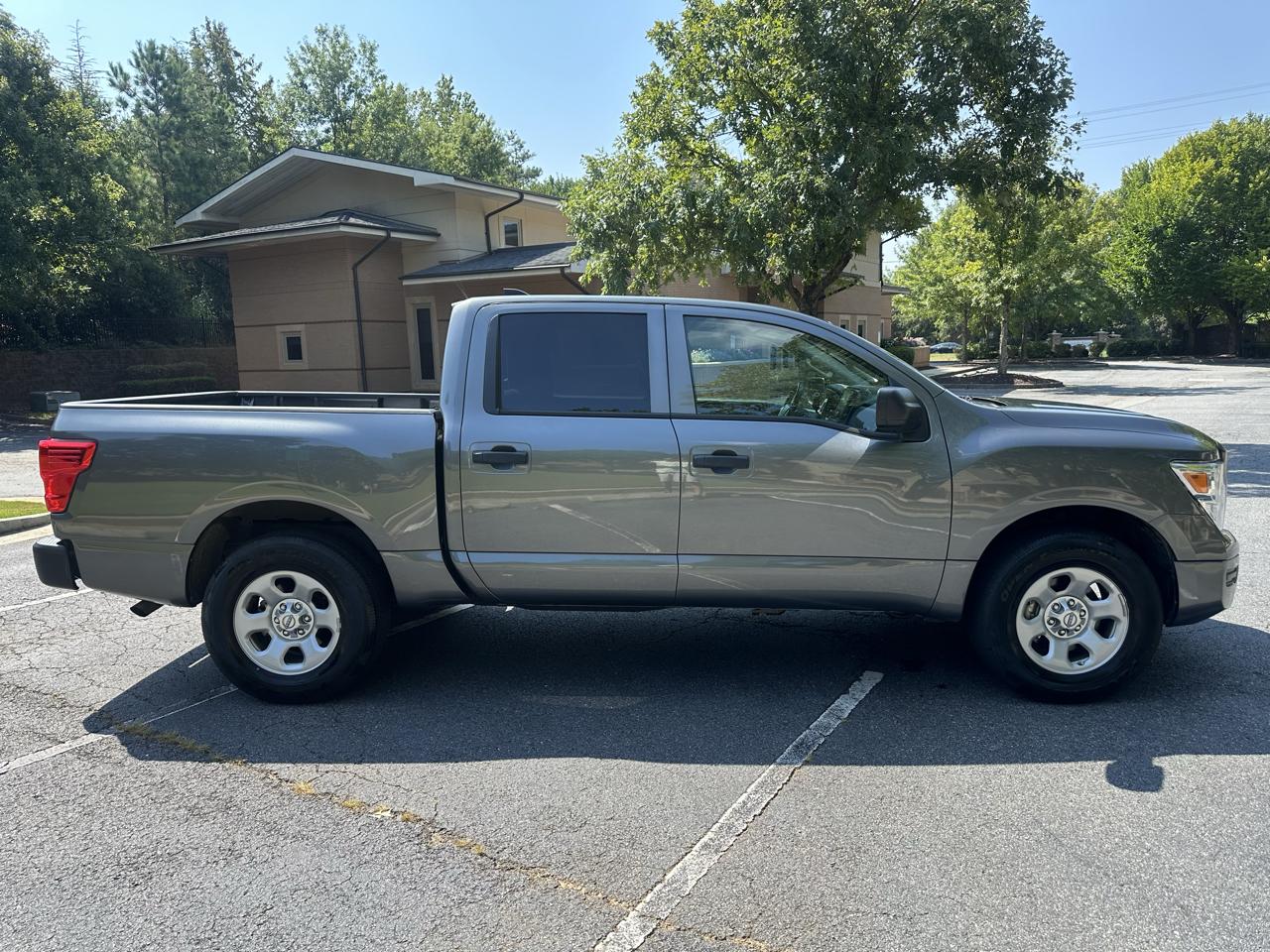 Nissan Titan S Crew Cab 4WD 2023