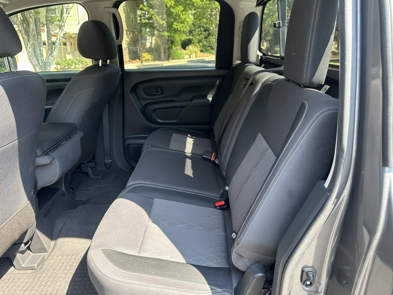 Nissan Titan S Crew Cab 4WD 2023
