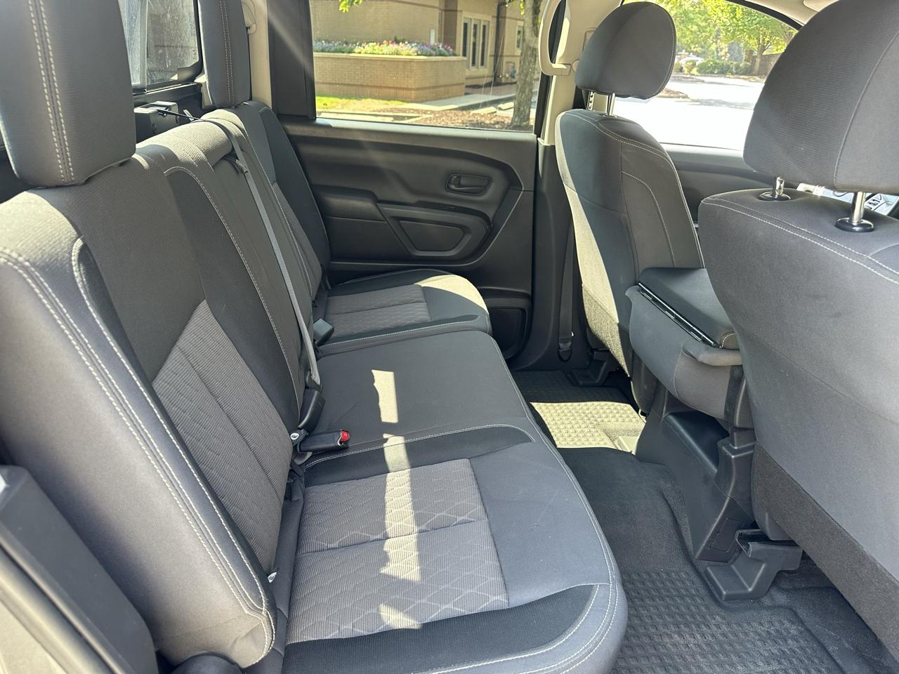 Nissan Titan S Crew Cab 4WD 2023