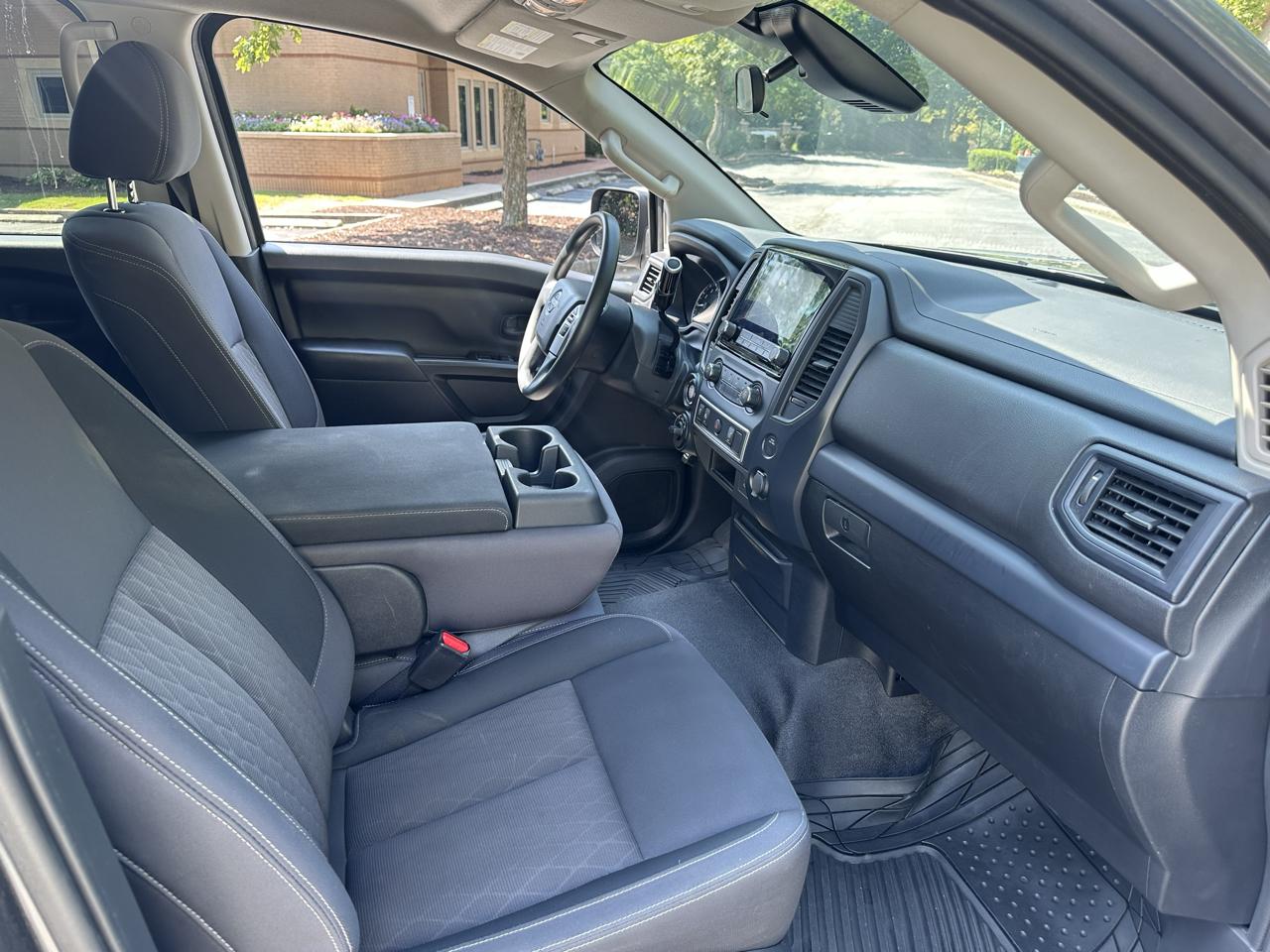 Nissan Titan S Crew Cab 4WD 2023