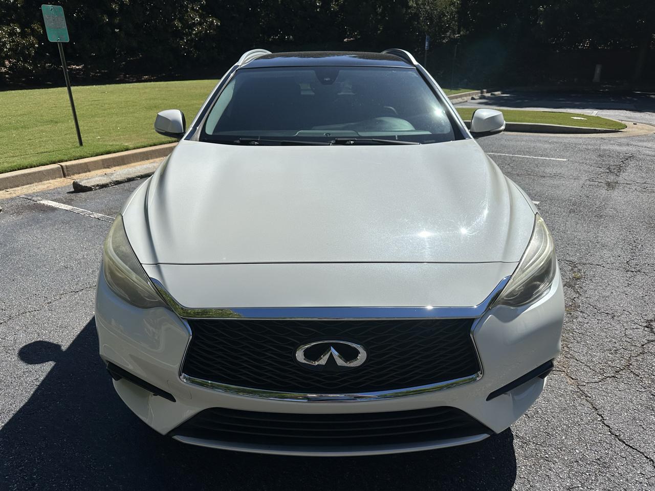 Infiniti QX30 Base 2018
