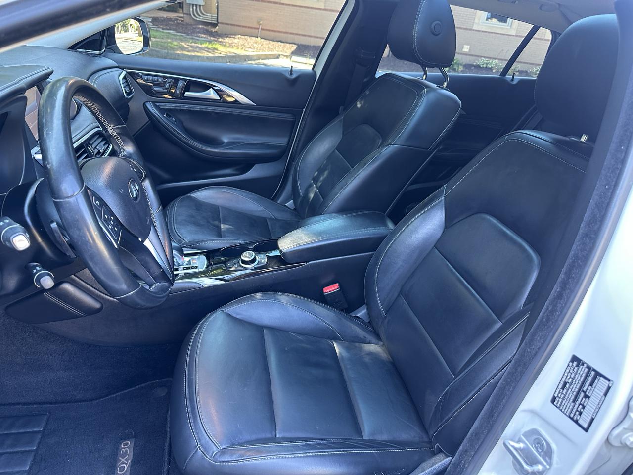 Infiniti QX30 Base 2018