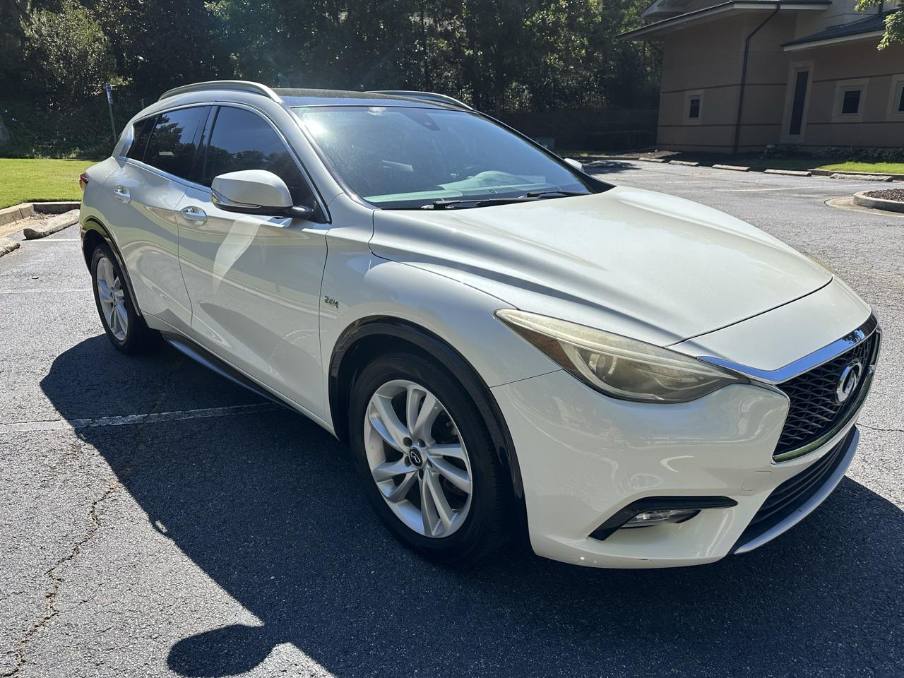 Infiniti QX30 Base 2018