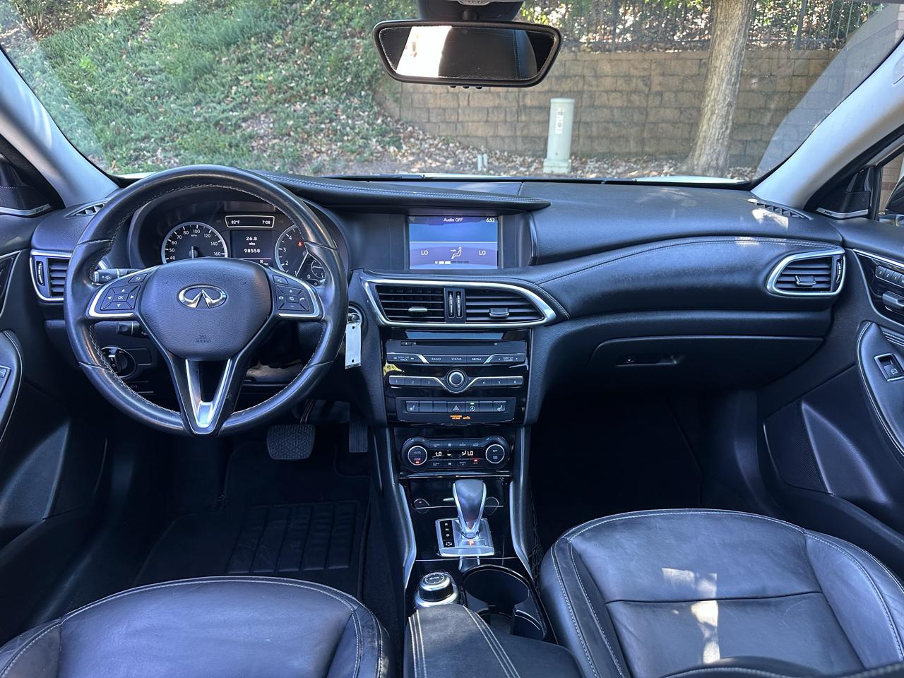 Infiniti QX30 Base 2018