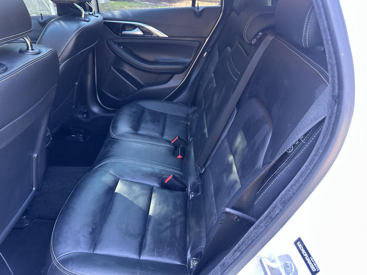 Infiniti QX30 Base 2018