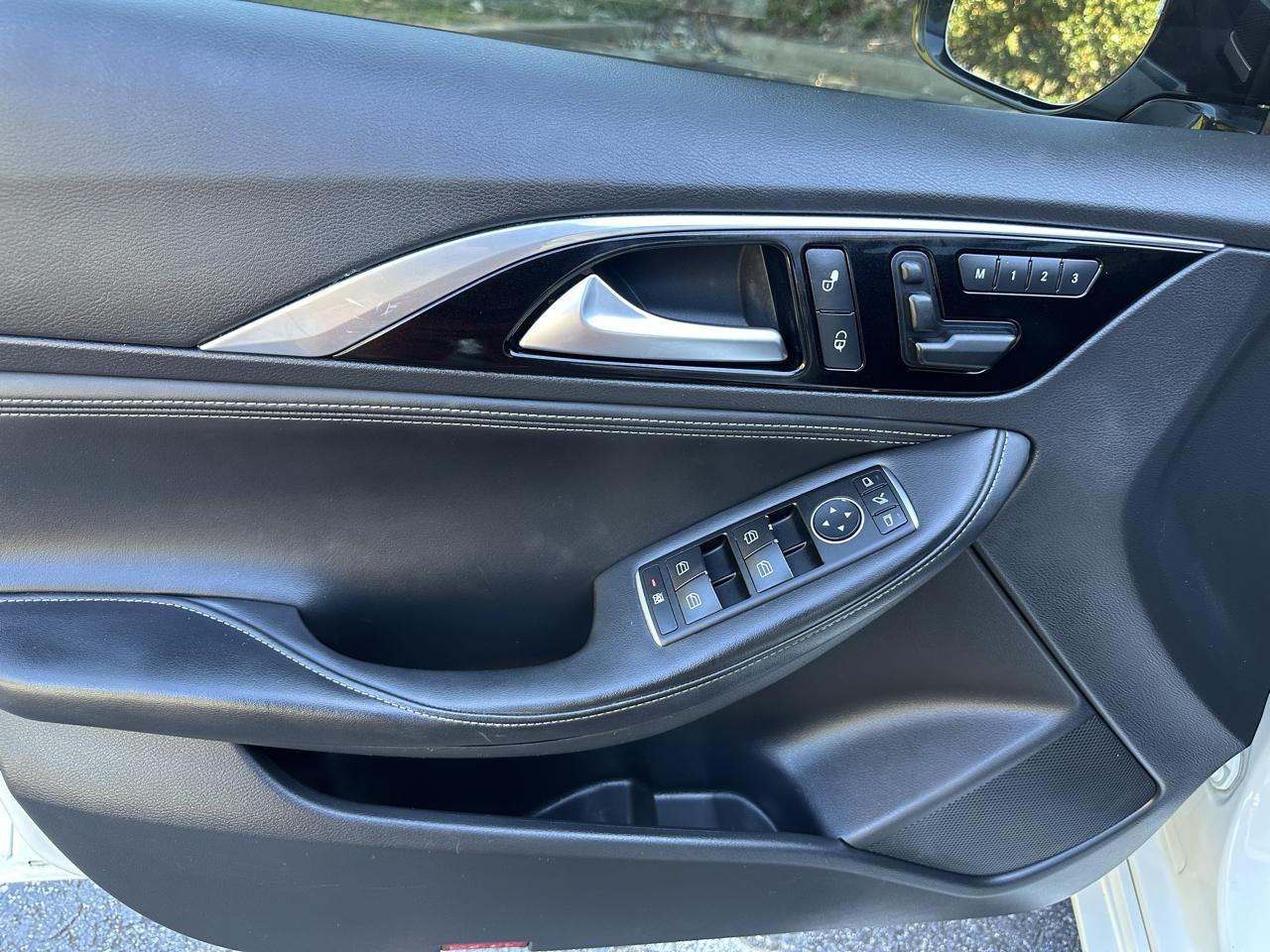 Infiniti QX30 Base 2018