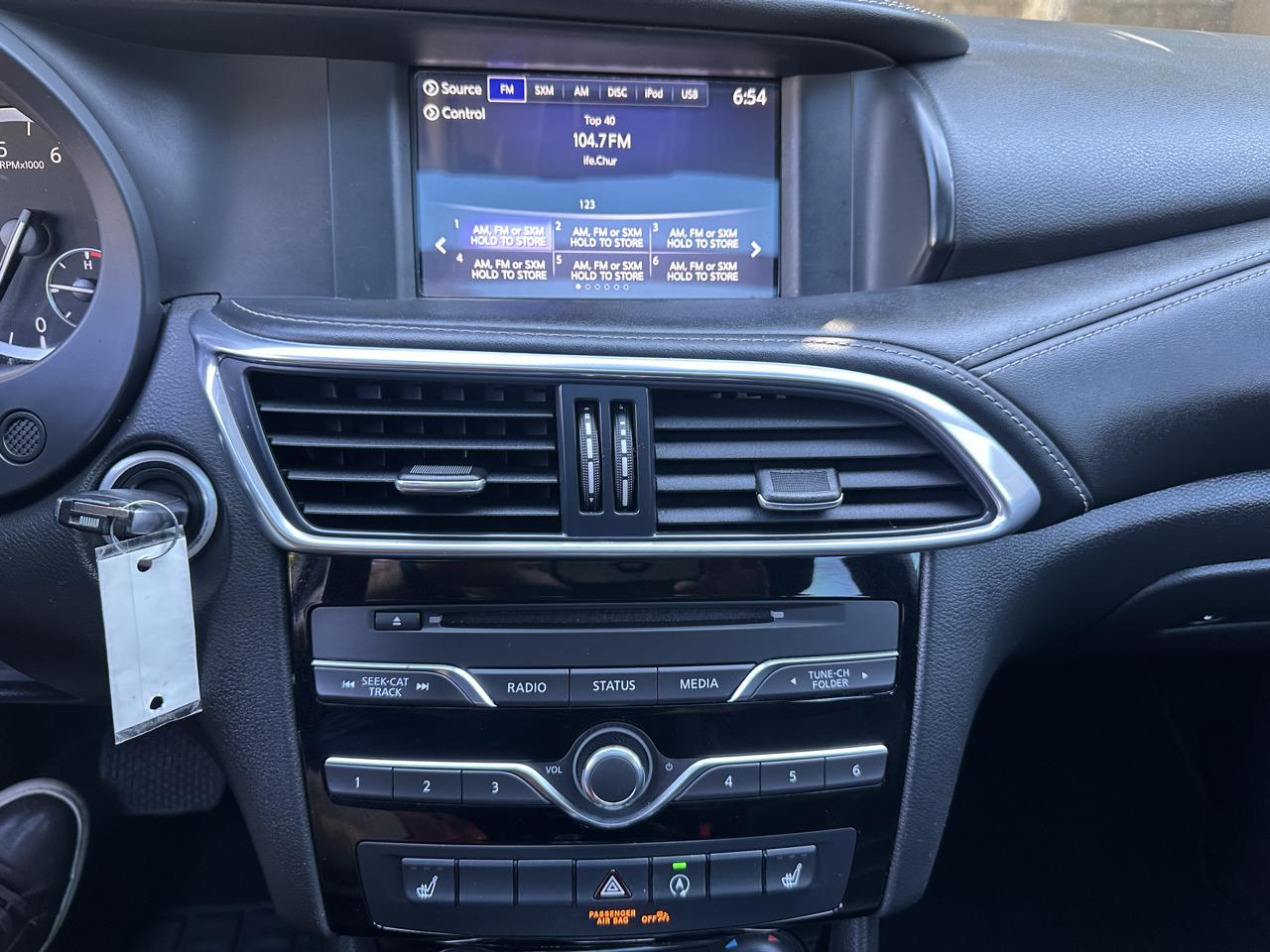 Infiniti QX30 Base 2018